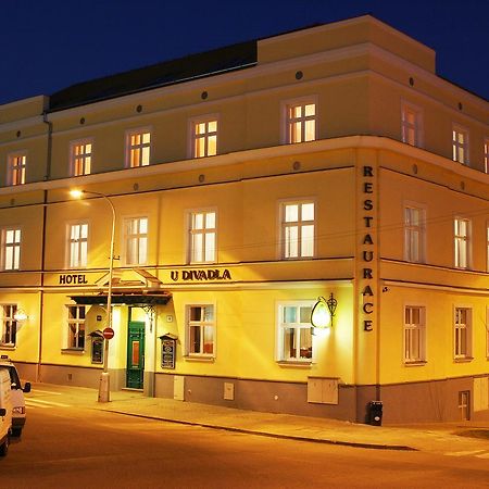 Hotel U Divadla ズノイモ エクステリア 写真