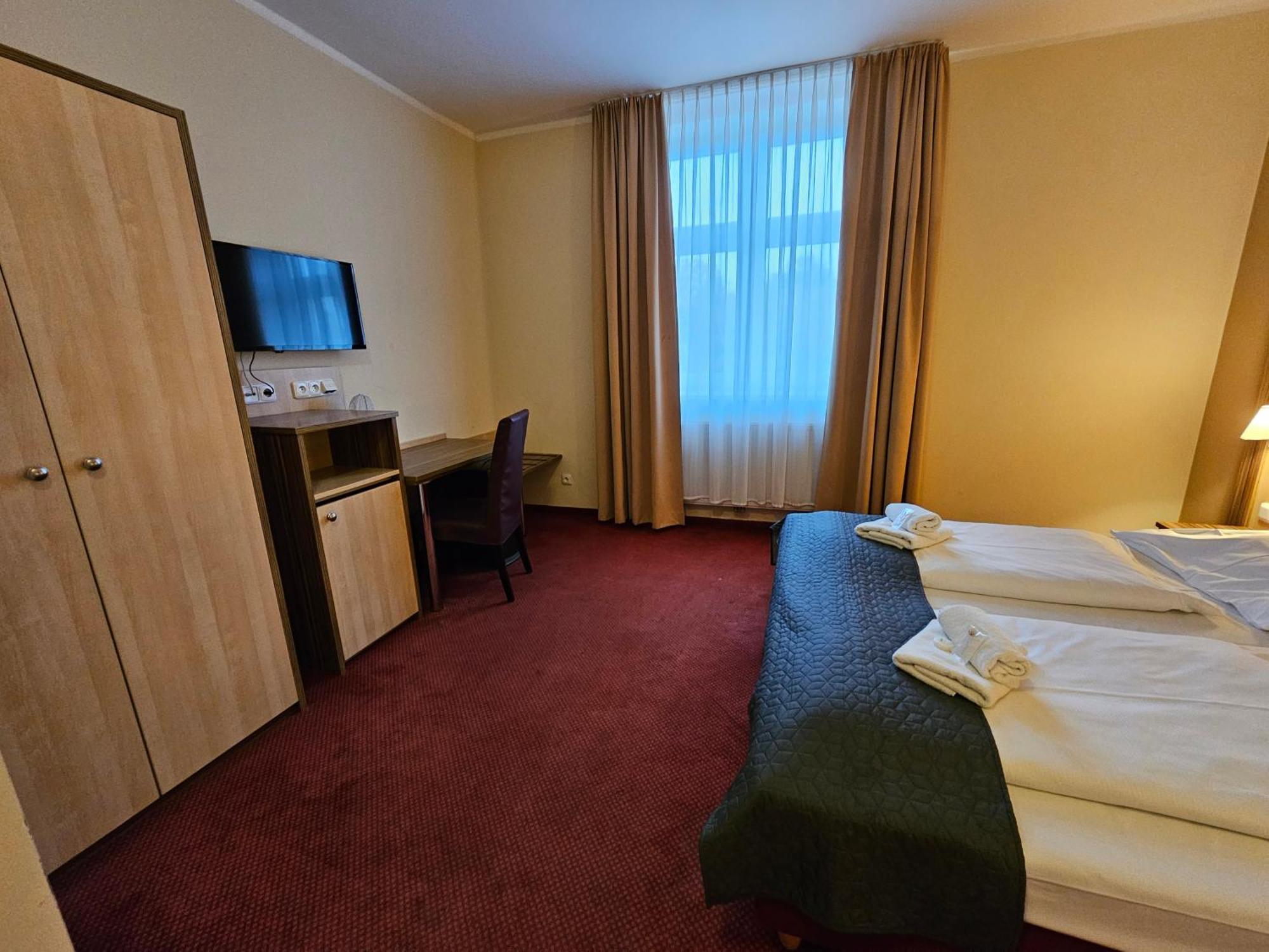 Hotel U Divadla ズノイモ エクステリア 写真