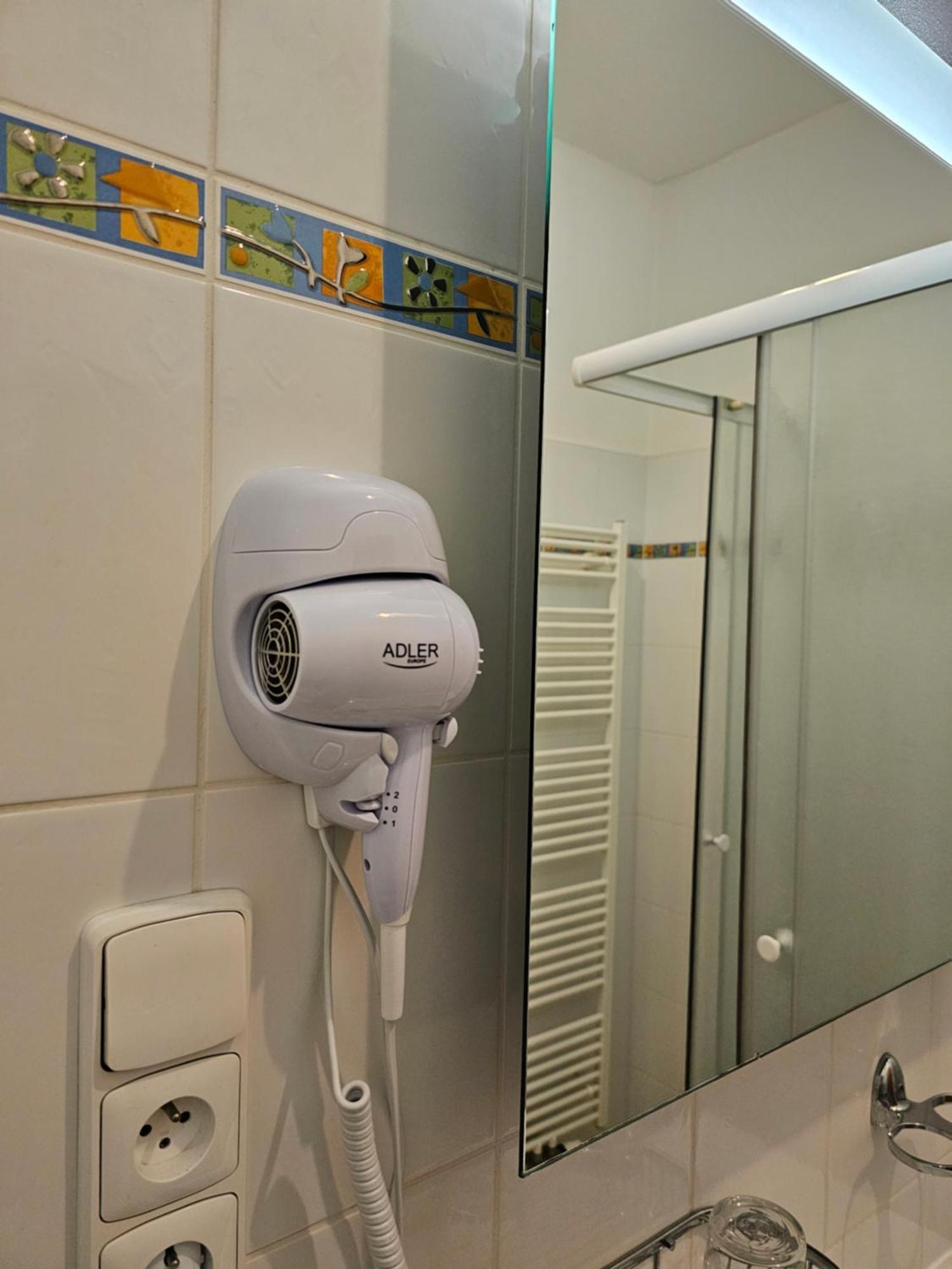 Hotel U Divadla ズノイモ エクステリア 写真